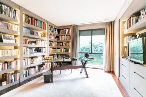 Apartamento en venta en Barcelona, España 6 dormitorios, No. 141017 - foto 29