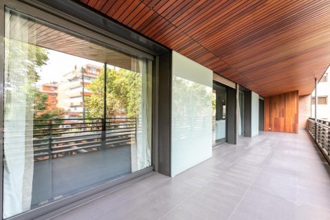 Apartamento en venta en Barcelona, España 6 dormitorios, No. 141017 - foto 7