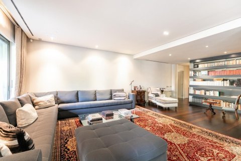 Apartamento en venta en Barcelona, España 6 dormitorios, No. 141017 - foto 22