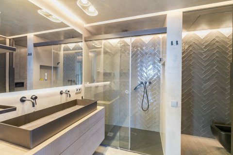 Huoneisto myytävänä Barcelona, Espanja, 3 makuuhuonetta, No. 141023 - kuva 20