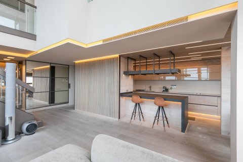 Huoneisto myytävänä Barcelona, Espanja, 3 makuuhuonetta, No. 141023 - kuva 9