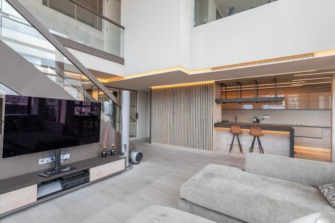 Huoneisto myytävänä Barcelona, Espanja, 3 makuuhuonetta, No. 141023 - kuva 14