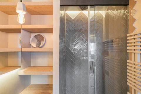 Huoneisto myytävänä Barcelona, Espanja, 3 makuuhuonetta, No. 141023 - kuva 28