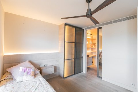 Huoneisto myytävänä Barcelona, Espanja, 3 makuuhuonetta, No. 141023 - kuva 30