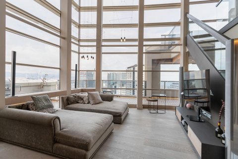 Huoneisto myytävänä Barcelona, Espanja, 3 makuuhuonetta, No. 141023 - kuva 1