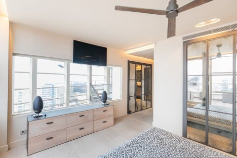 Huoneisto myytävänä Barcelona, Espanja, 3 makuuhuonetta, No. 141023 - kuva 19