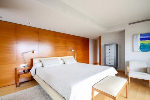 Сasa en venta en Barcelona, España 5 dormitorios, No. 141018 - foto 8