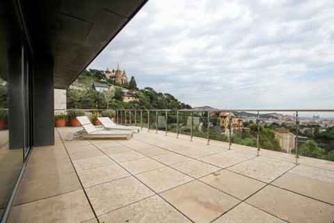 Сasa en venta en Barcelona, España 5 dormitorios, No. 141018 - foto 17