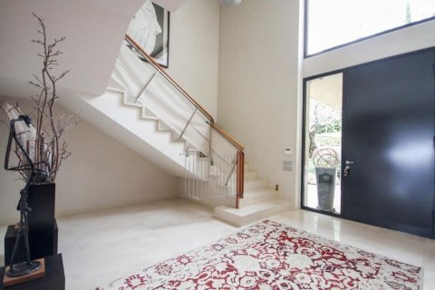 Сasa en venta en Barcelona, España 5 dormitorios, No. 141018 - foto 6