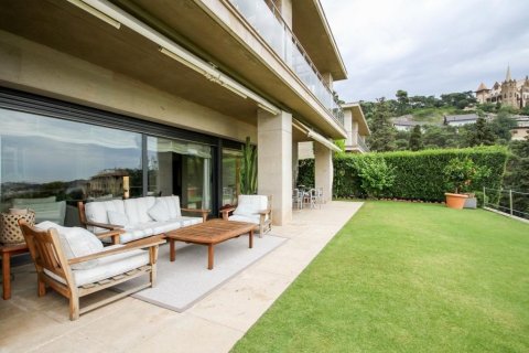 Сasa en venta en Barcelona, España 5 dormitorios, No. 141018 - foto 12