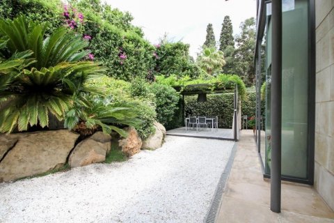 Сasa en venta en Barcelona, España 5 dormitorios, No. 141018 - foto 16