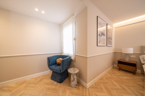 Apartment for sale in Madrid, Spain 3 bedrooms, 164 sq.m. No. 165655 - photo 29