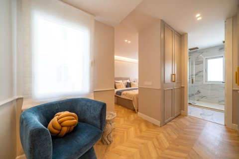Apartment for sale in Madrid, Spain 3 bedrooms, 164 sq.m. No. 165655 - photo 20