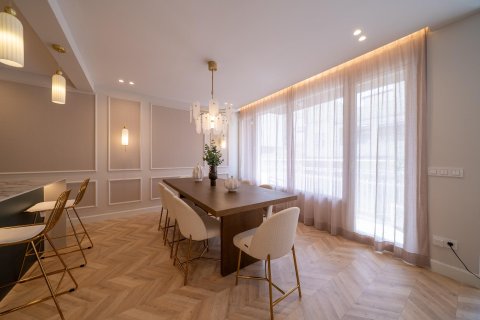 Apartment for sale in Madrid, Spain 3 bedrooms, 164 sq.m. No. 165655 - photo 6