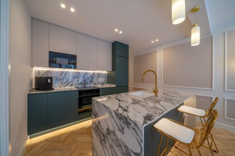 Apartment for sale in Madrid, Spain 3 bedrooms, 164 sq.m. No. 165655 - photo 15