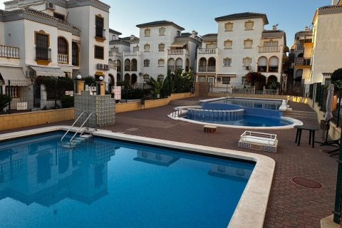 Apartment for sale in Torrevieja, Alicante, Spain 3 bedrooms,  No. 165658 - photo 2
