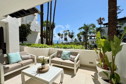 Apartment à Marbella, Malaga, Espagne 3 chambres, 140 m2 No. 157519