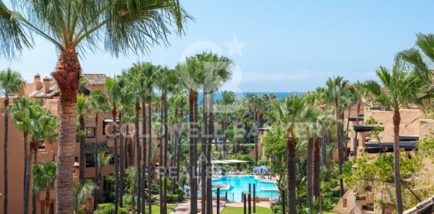 Kattohuoneisto Marbella, Malaga, Espanja 3 makuuhuonetta, 158 m2 No. 157515