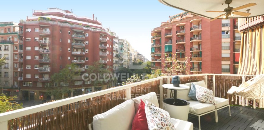 Apartamento en Barcelona, España 4 dormitorios, 127 m2 No. 157516