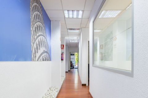 Apartment for sale in Madrid, Spain 4 bedrooms, 353 sq.m. No. 187801 - photo 16
