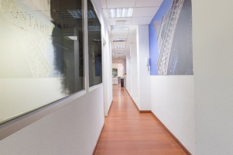 Apartment for sale in Madrid, Spain 4 bedrooms, 353 sq.m. No. 187801 - photo 20