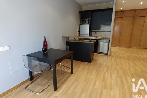 Apartment for sale in Madrid, Spain 1 bedroom, 55 sq.m. No. 187802 - photo 9