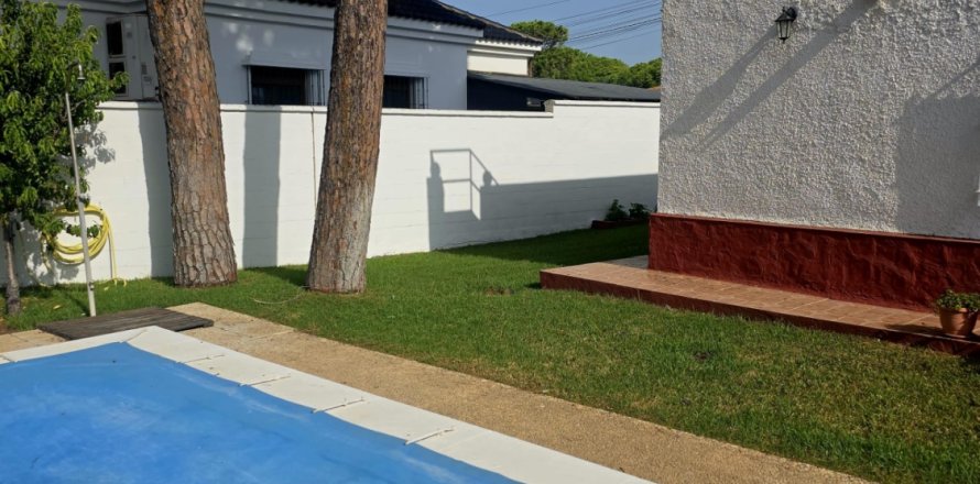 House in Chiclana de la Frontera, Cadiz, Spanien 3 Schlafzimmer, 150 m2 Nr. 196534