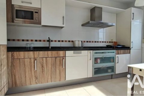 Townhouse for sale in Laguna de Duero, Valladolid, Spain 4 bedrooms, No. 196539 - photo 4