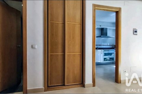 Townhouse for sale in Laguna de Duero, Valladolid, Spain 4 bedrooms, No. 196539 - photo 8