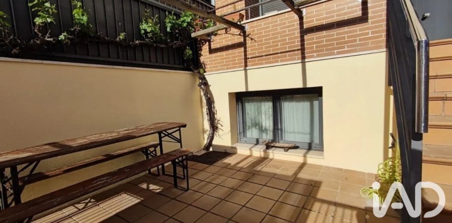 Townhouse in Laguna de Duero, Valladolid, Spain 4 bedrooms, No. 196539