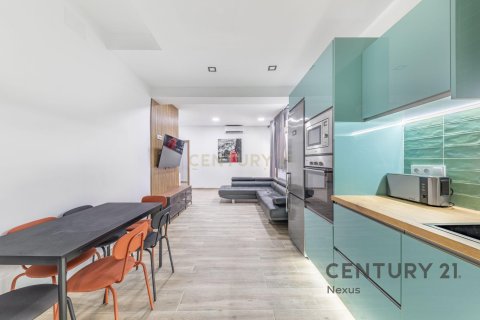 Apartament w Badalona, Barcelona, Hiszpania 4 sypialnie, 154 mkw. nr 186286