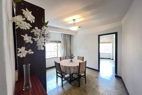 Apartment in Santa Coloma de Gramenet, Barcelona, Spain 3 bedrooms, 66 sq.m. No. 186285