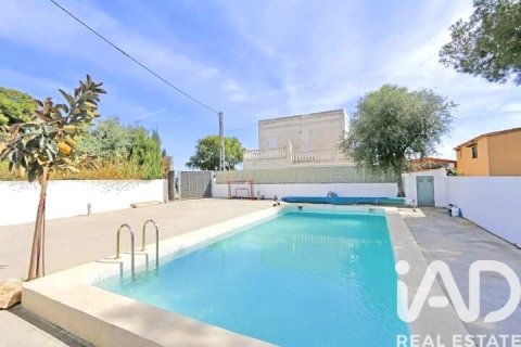 Дом в Алкала де Сиверт, Кастельон, Испания 4 спальни, 164м2 №152876