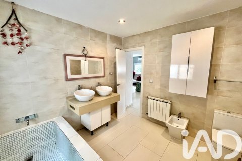 House for sale in Alcala De Xivert, Castellon, Spain 4 bedrooms, 164 sq.m. No. 152876 - photo 22