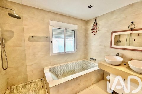 House for sale in Alcala De Xivert, Castellon, Spain 4 bedrooms, 164 sq.m. No. 152876 - photo 23