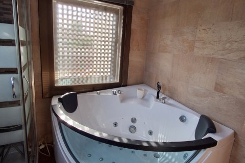 Сasa en venta en Mont-roig del Camp, Tarragona, España 5 dormitorios, 271 m2 No. 152875 - foto 15