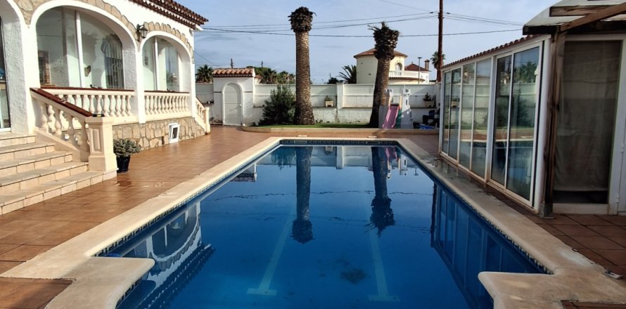 Сasa en Mont-roig del Camp, Tarragona, España 5 dormitorios, 271 m2 No. 152875