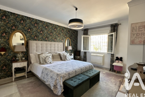 Talo myytävänä Rincon de la Victoria, Malaga, Espanja, 6 makuuhuonetta, 648 m2 No. 152871 - kuva 15