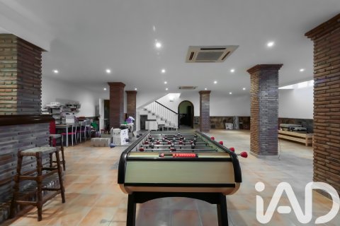 Talo myytävänä Rincon de la Victoria, Malaga, Espanja, 6 makuuhuonetta, 648 m2 No. 152871 - kuva 30