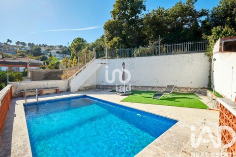 Продажа дома в Санта-Колома-де-Сервелло, Барселона, Испания 4 спальни, 309м2 №152872 - фото 2