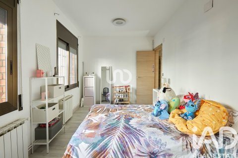 Продажа дома в Санта-Колома-де-Сервелло, Барселона, Испания 4 спальни, 309м2 №152872 - фото 20