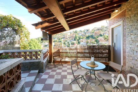 Продажа дома в Санта-Колома-де-Сервелло, Барселона, Испания 4 спальни, 309м2 №152872 - фото 24