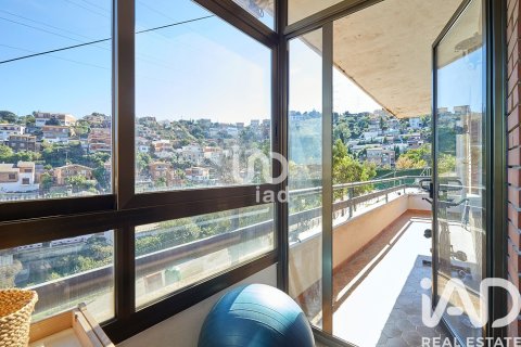 Продажа дома в Санта-Колома-де-Сервелло, Барселона, Испания 4 спальни, 309м2 №152872 - фото 16