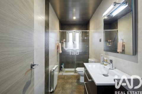 Продажа дома в Санта-Колома-де-Сервелло, Барселона, Испания 4 спальни, 309м2 №152872 - фото 18