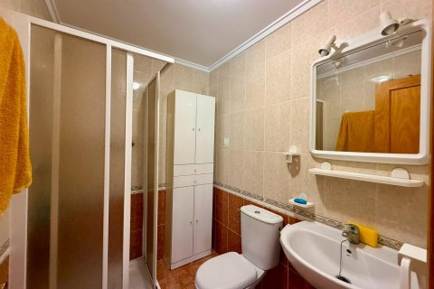 Kattohuoneisto myytävänä Torrevieja, Alicante, Espanja, 3 makuuhuonetta, 82 m2 No. 186829 - kuva 15