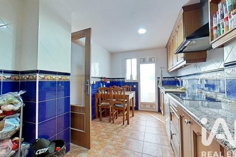 Paritalo myytävänä Castellon de la Plana, Castellon, Espanja, 4 makuuhuonetta, 231 m2 No. 172746 - kuva 18