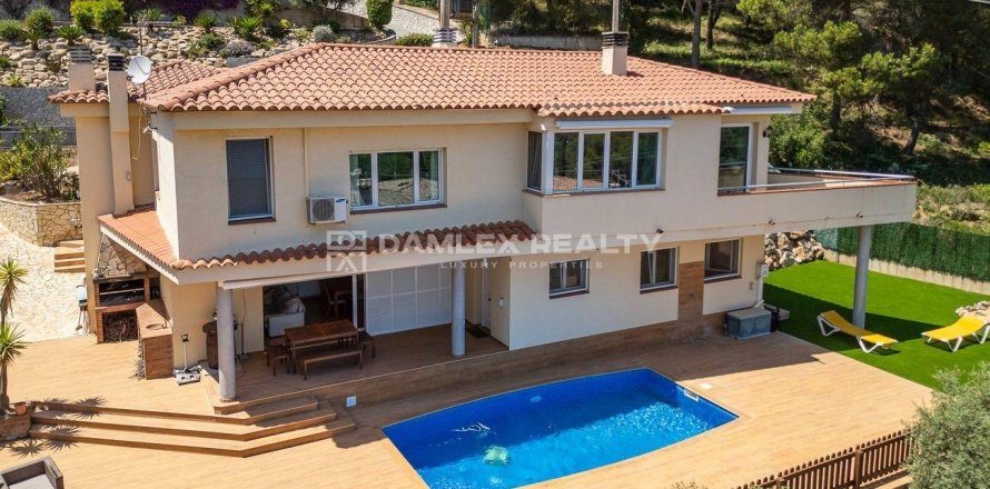 Villa en Blanes, Gerona, España 6 dormitorios, 297 m2 No. 177001
