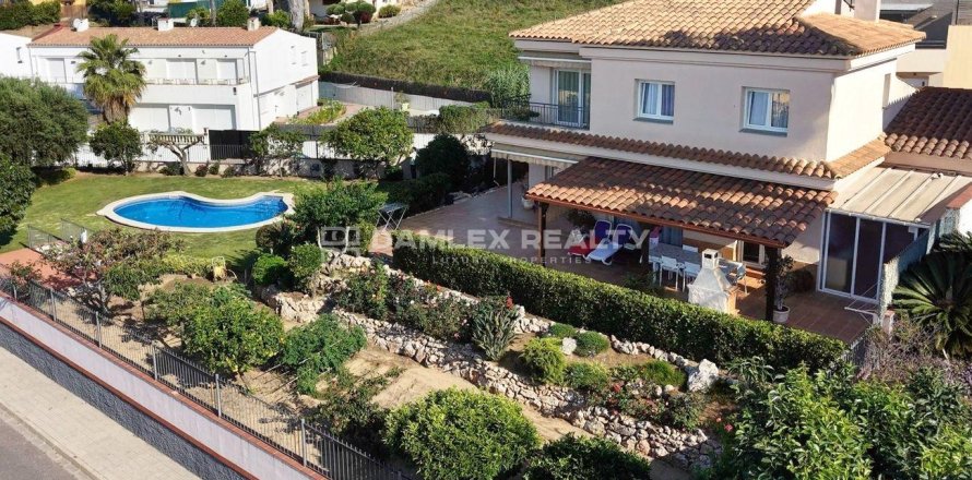 Willa w Lloret de Mar, Girona, Hiszpania 5 sypialni, 226 mkw. nr 176999
