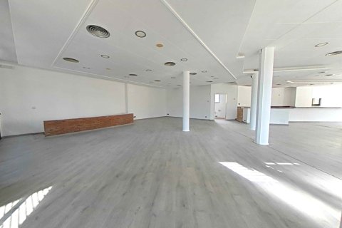 Apartment à vendre à El Prat de Llobregat, Barcelona, Espagne, 550 m2 No. 167210 - photo 3