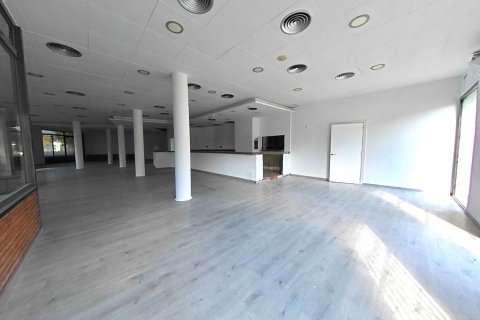 Apartment à vendre à El Prat de Llobregat, Barcelona, Espagne, 550 m2 No. 167210 - photo 2